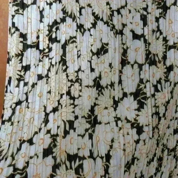 ASOS Brand New Floral Daisy Pleated Elasticated Summer Skirt Size 12 - Picture 5 of 6